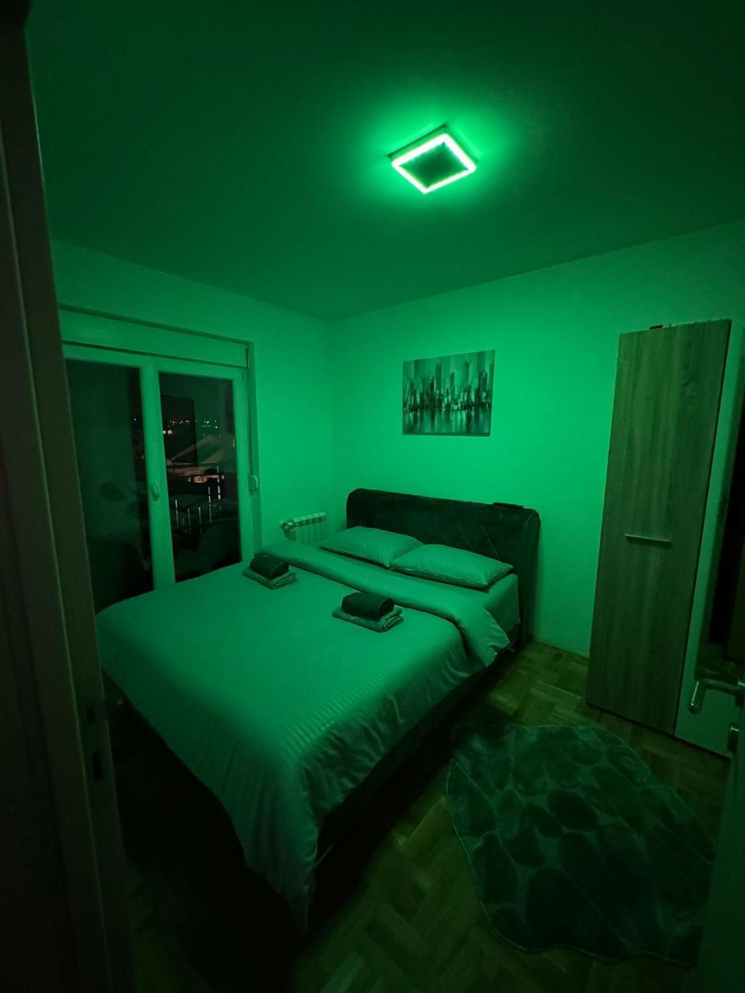 Stan Na Dan Aurora Apartman Pozsarevác Kültér fotó