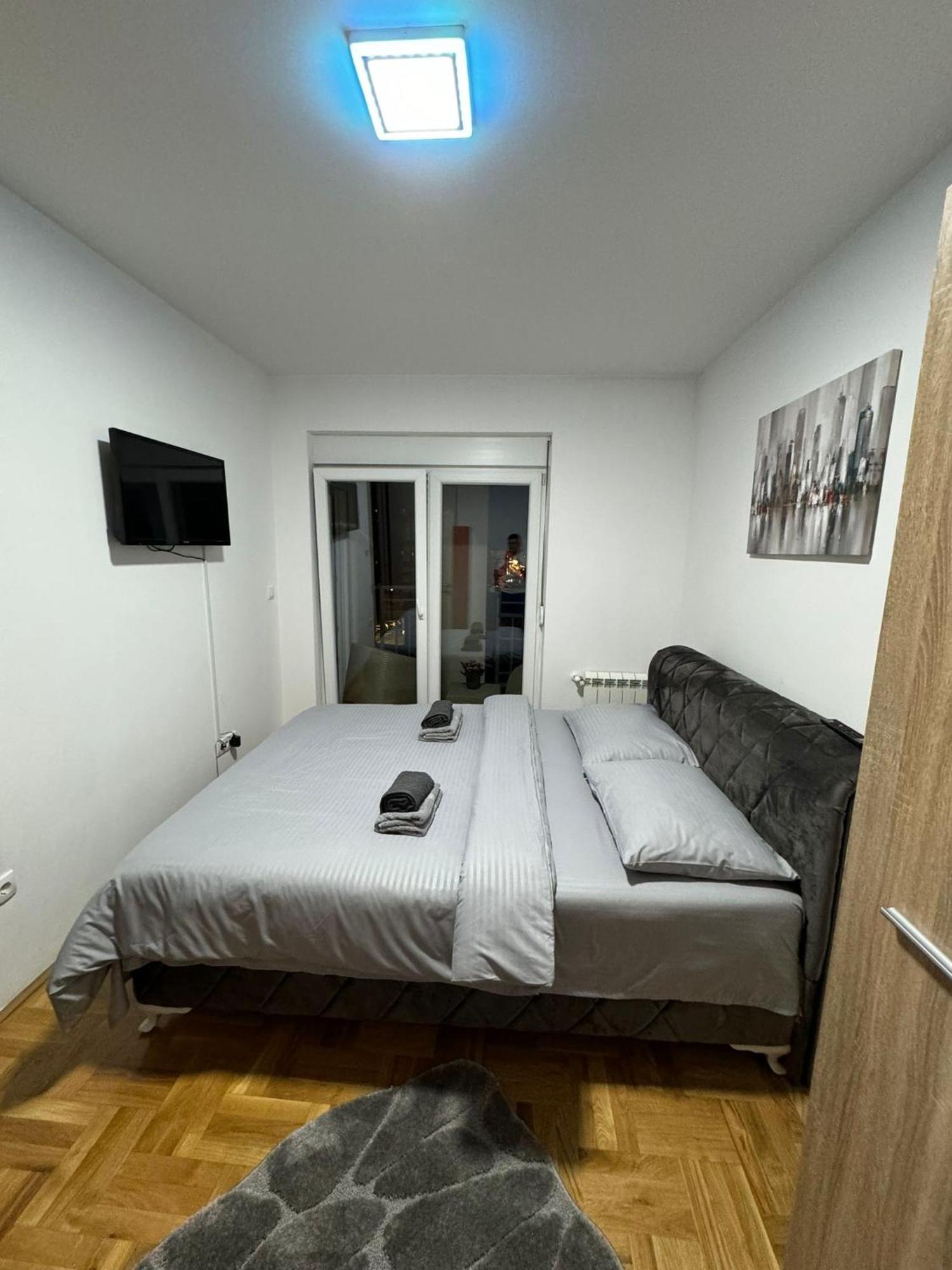 Stan Na Dan Aurora Apartman Pozsarevác Kültér fotó