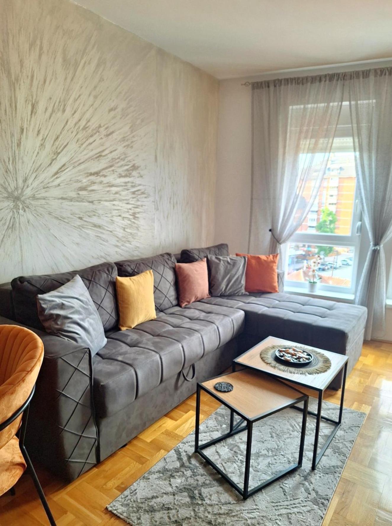 Stan Na Dan Aurora Apartman Pozsarevác Kültér fotó