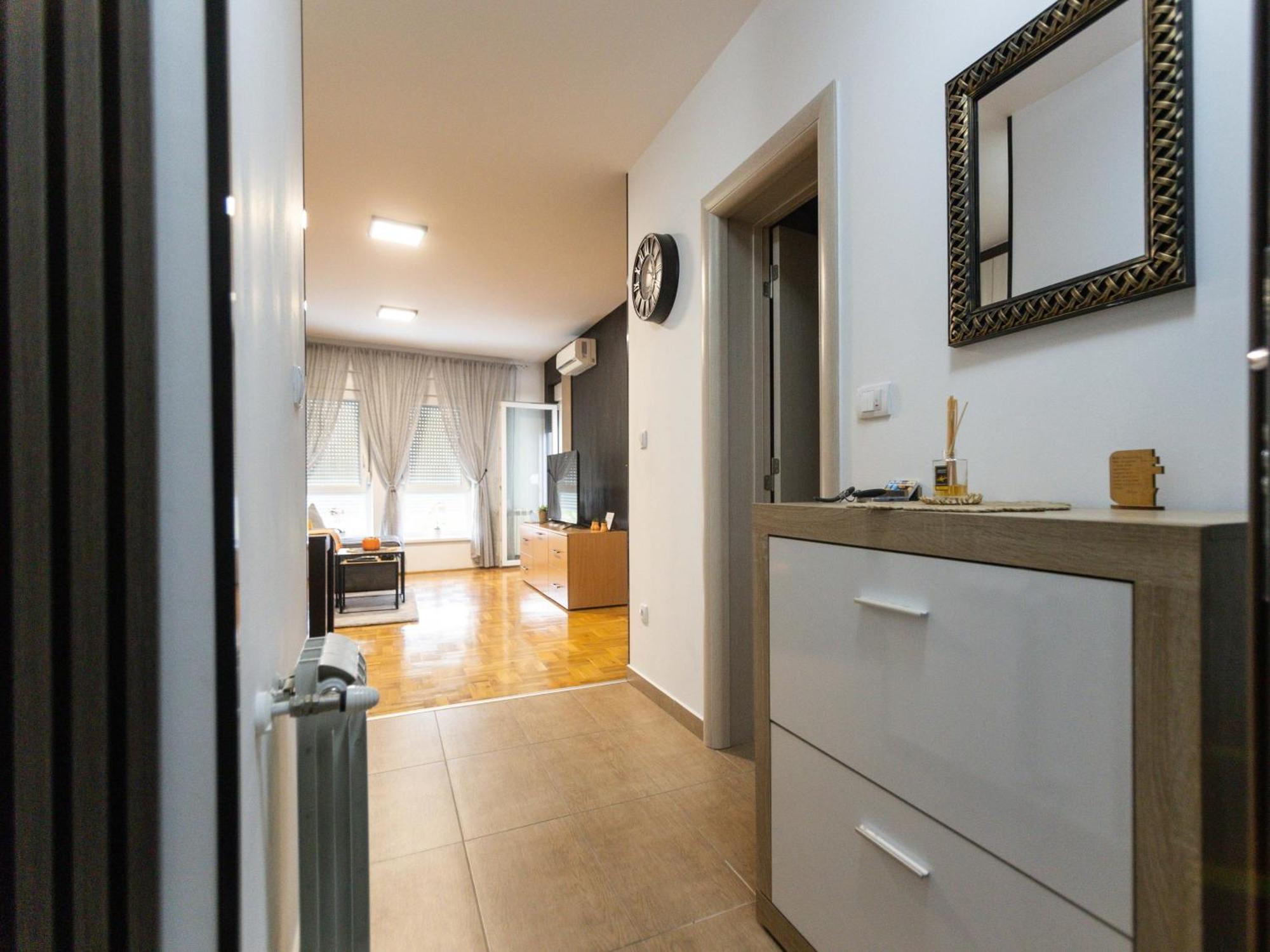 Stan Na Dan Aurora Apartman Pozsarevác Kültér fotó